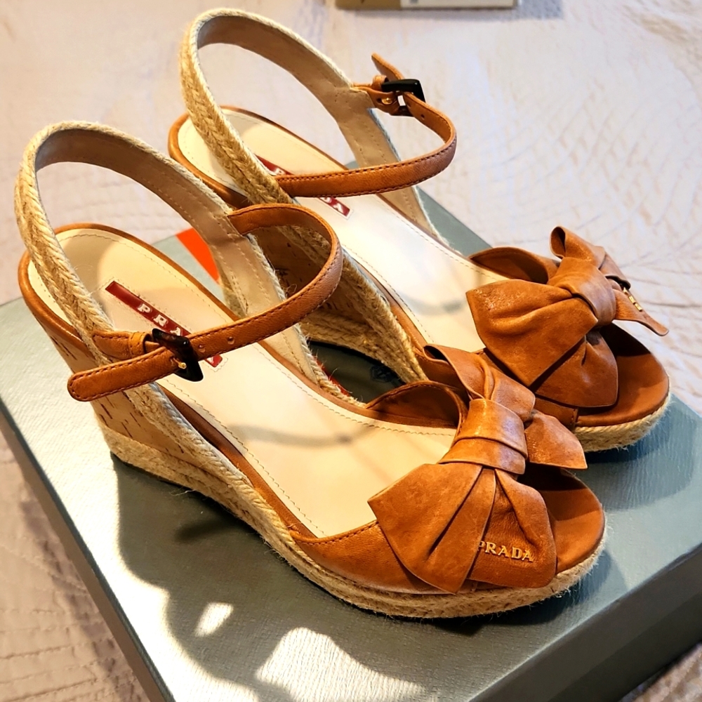 Prada Wedge size 38.5